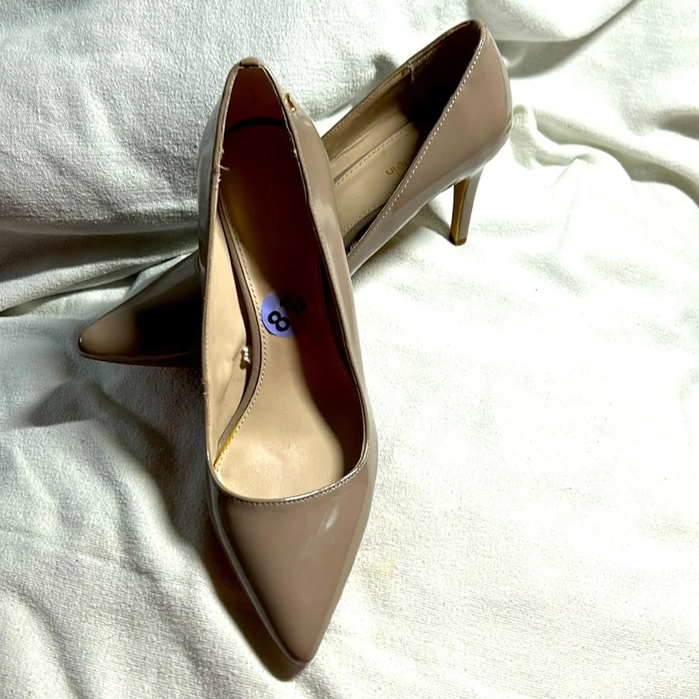 Calvin Klein Patent Taupe Heels NWOT 8.5 - Picture 1 of 9
